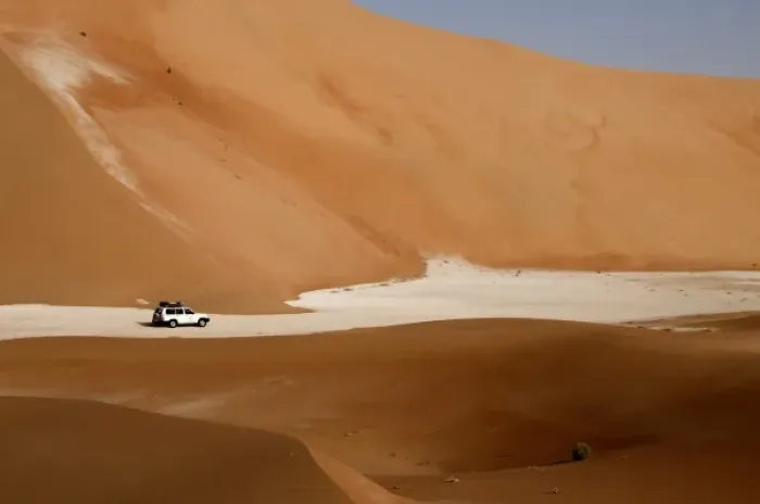 Framed Print : Oman, Rub Al Khali desert, driving on the dunes