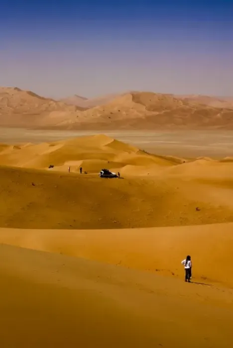 Framed Print : Oman, Rub Al Khali desert, driving on the dunes