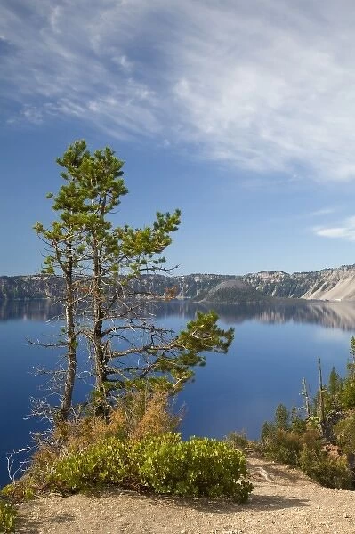 OR, Crater Lake National Park, Wizard Island and Crater Lake, view from the east