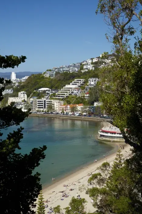 Framed Print : Oriental Bay, Wellington, North Island, New Zealand