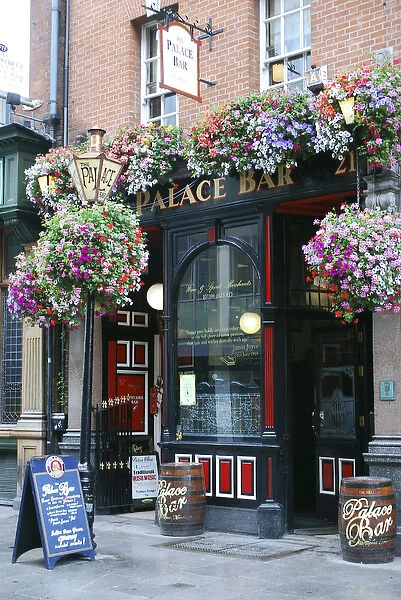 Palace Bar in Dublins most visited neighborhood, Temple Bar, Dublin, Ireland