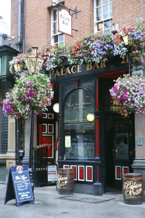 Framed Print : Palace Bar in Dublins most visited neighborhood, Temple Bar, Dublin, Ireland
