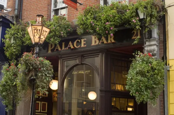 Framed Print : Palace Bar pub, Temple Bar, Dublin Framed Print : Palace Bar pub, Temple Bar, Dublin