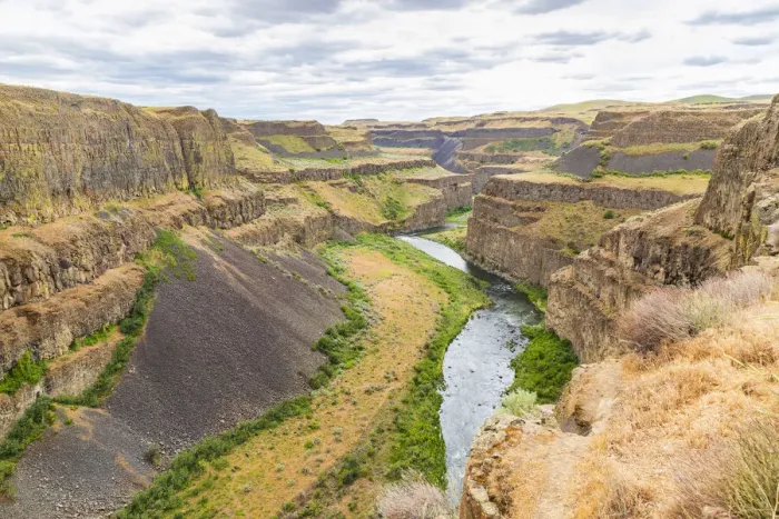 Framed Print : Palouse Falls State Park, Washington State, USA. The Palouse River Canyon in Palouse