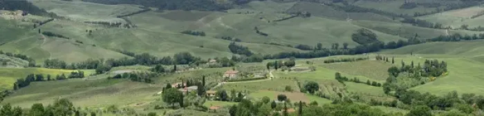 Framed Print : Panoramic view of Tuscany region of Italy near Pienza