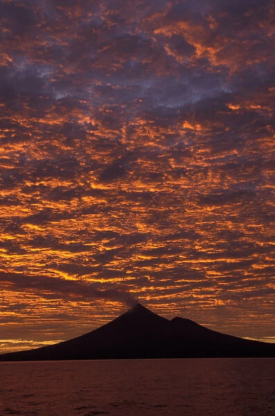 Papua New Guinea, West New Britain, Ulauan (Father s) Volcano at sunrise