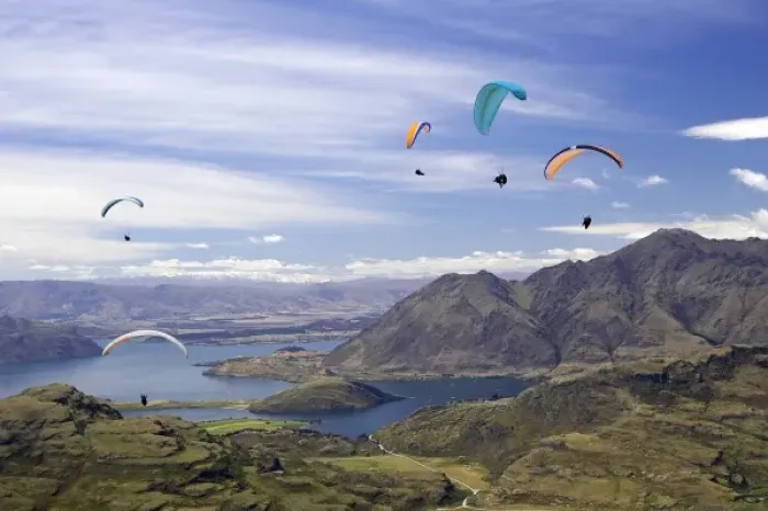 Framed Print : Paragliders above Lake Wanaka, South Island, New Zealand Framed Print : Paragliders above Lake Wanaka, South Island, New Zealand