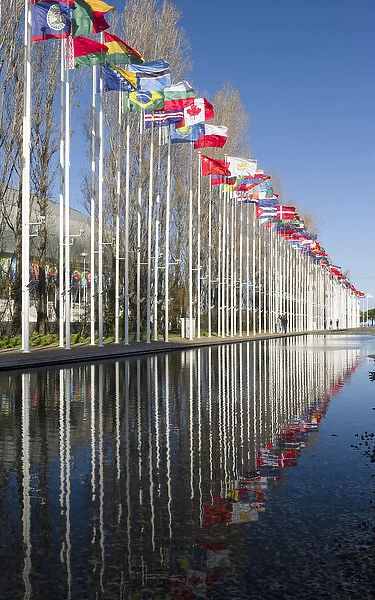 Parque das Nacoes, Flags in the area of the 1998 worlds fair area at the banks of river Tagus