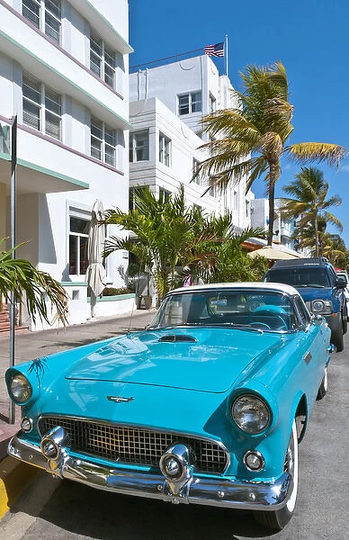 Pastel Retro Art Deco Distraict of South Miami Beach Ocean Drive restaurants
