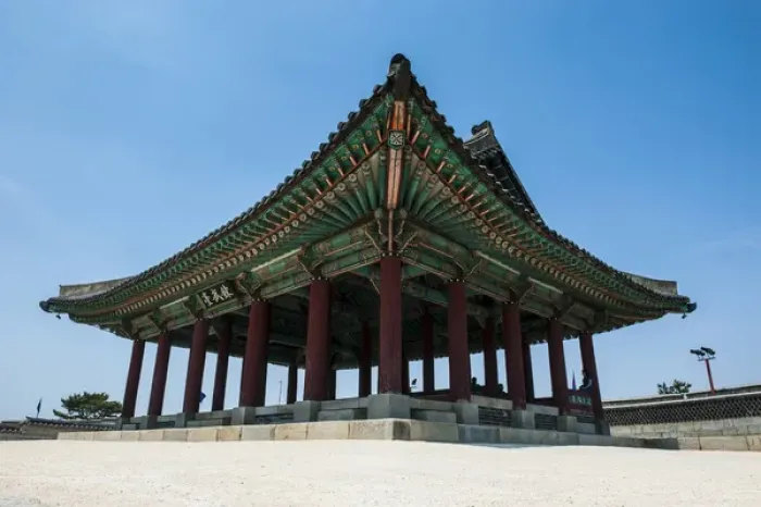 Framed Print : Pavillion in the Unesco world heritage sight the fortress of Suwon, South Korea