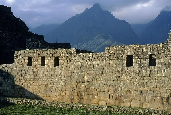 Peru, Machu Picchu, Inca ruins, late afternoon