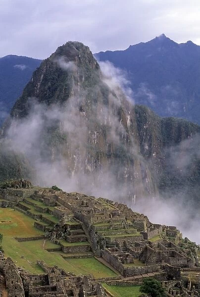 Peru, Machu Picchu, Inca ruins, misty morning above Urubamba Valley
