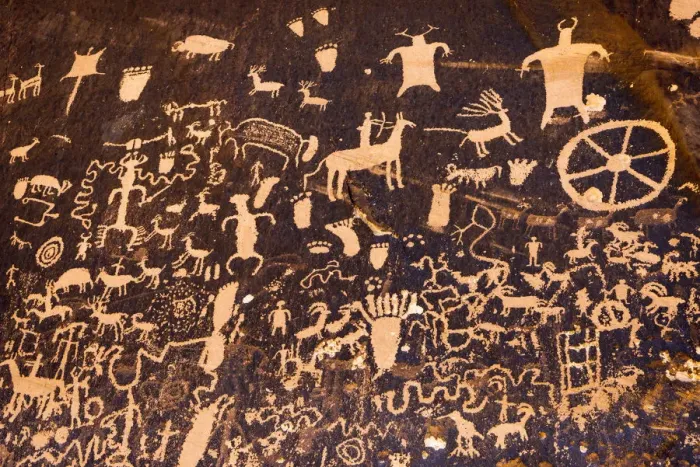 Framed Print : Petroglyphs at Newspaper Rock State Park, Utah Framed Print : Petroglyphs at Newspaper Rock State Park, Utah