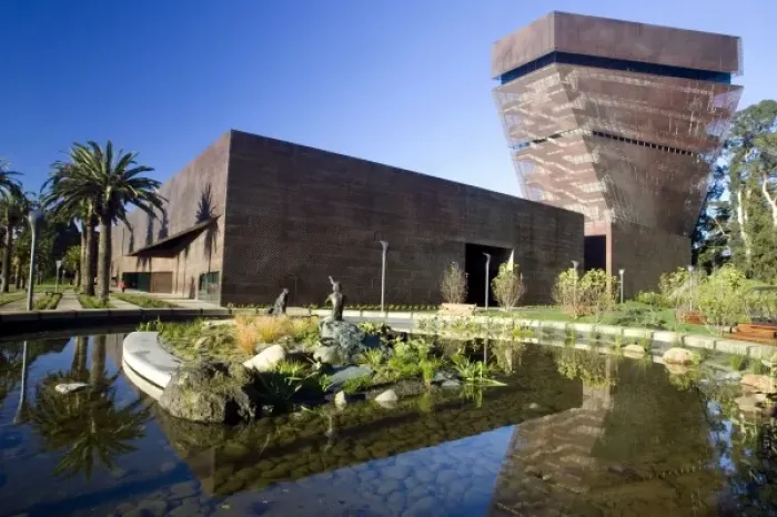 Framed Print : Photo of the de Young Art Museum in San Franciscos Golden Gate Park