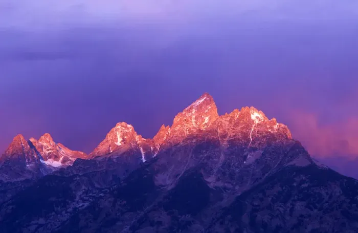 Framed Print : Pink light at dawn on the Grand Teton, Grand Teton National Park, Wyoming, USA Framed Print : Pink light at dawn on the Grand Teton, Grand Teton National Park, Wyoming, USA