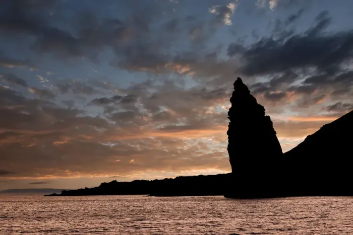 Framed Print : Pinnacle Rock at sunset, Bartholomew Island, Galapagos Islands, Ecuador Framed Print : Pinnacle Rock at sunset, Bartholomew Island, Galapagos Islands, Ecuador