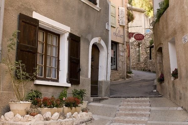 Place Pomey, Moustiers-Sainte-Marie, Provence, France