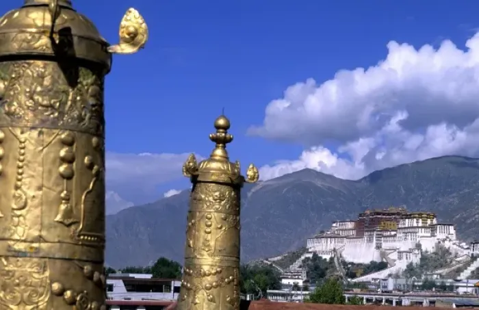 Framed Print : Potala Palace in Lhasa Tibet taken from Jokhang Temple and Monastery Framed Print : Potala Palace in Lhasa Tibet taken from Jokhang Temple and Monastery