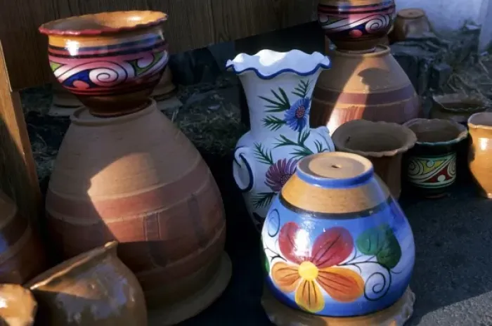 Framed Print : Pottery in market Panama City, Panama Framed Print : Pottery in market Panama City, Panama