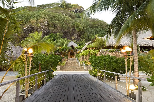 PR Bora Bora Nui Resort entrance to main lodge