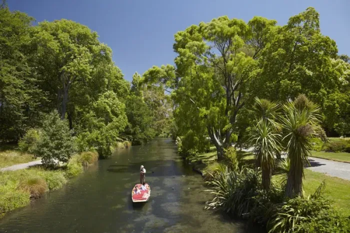 Framed Print : Punting on the Avon, Christchurch, Canterbury, South Island, New Zealand