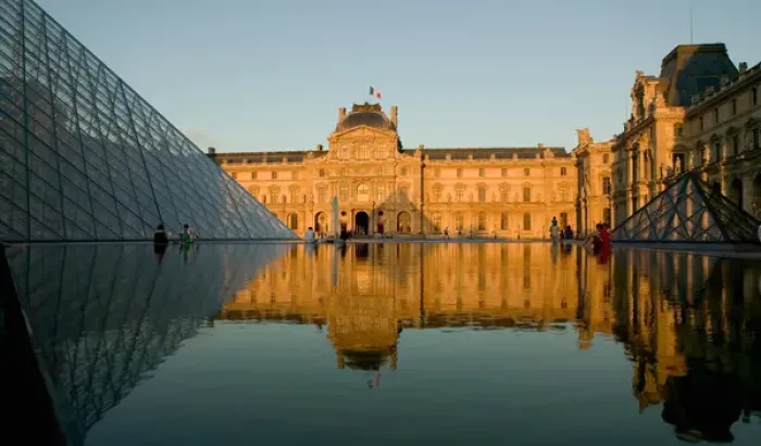 Framed Print : Pyramid and Louvre Paris, France Framed Print : Pyramid and Louvre Paris, France