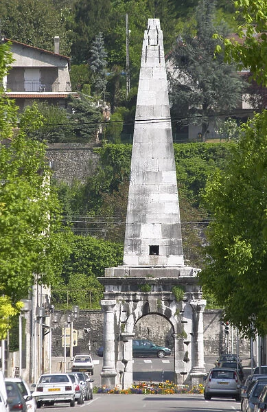 The pyramid in Vienne that has given its name to the restaruant La Pyramide