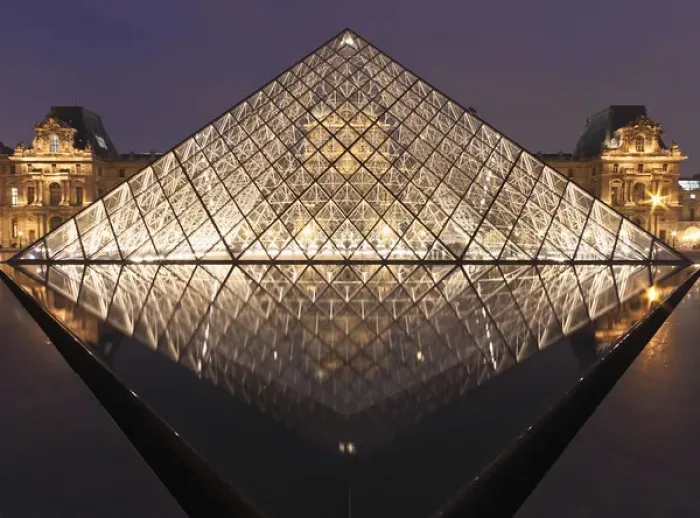 Framed Print : The Pyramide du Louvre, Paris, France Framed Print : The Pyramide du Louvre, Paris, France