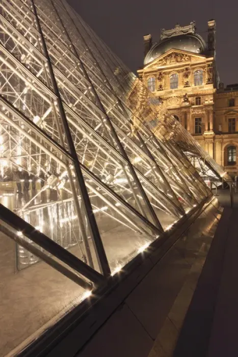 Framed Print : The Pyramide du Louvre, Paris, France Framed Print : The Pyramide du Louvre, Paris, France