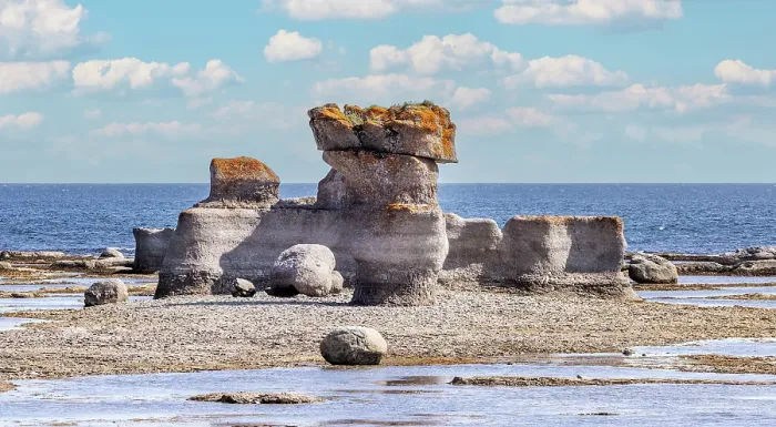 Framed Print : Quebec, Havre-Saint-Pierre, Canada. Archipelago National Park monoliths