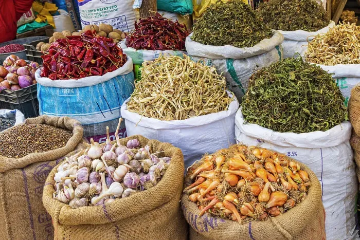 Framed Print : Rainawari, Srinagar, Jammu and Kashmir, India. Garlic, onions, dried herbs and dried chili peppers at a market Framed Print : Rainawari, Srinagar, Jammu and Kashmir, India. Garlic, onions, dried herbs and dried chili peppers at a market