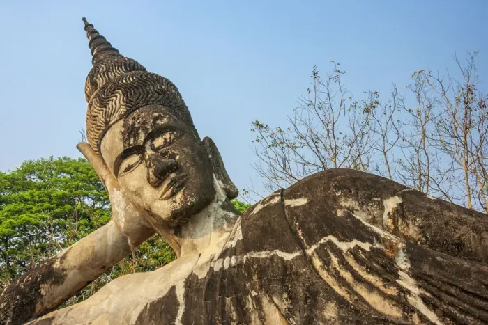 Framed Print : Reclining Buddha statue, Xieng Khuan (Xiengkuane), Buddha Park containing over 200 Hindu