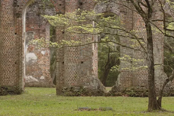 Framed Print : Red brick ruins of the Church of Prince Williams Parish known as Sheldon, buit between 1745-1755