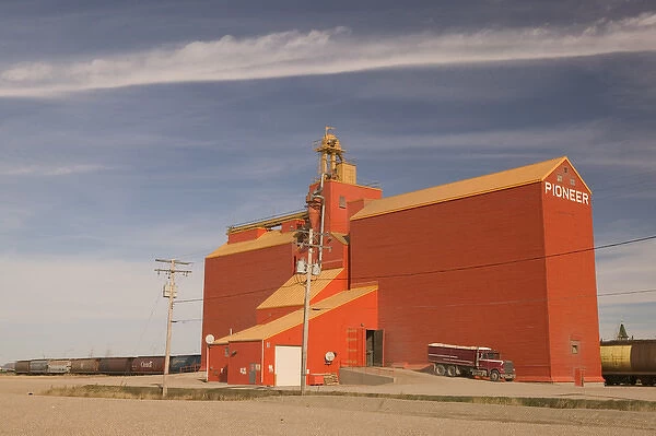 02. Canada, Saskatchewan, Davidson: Red Grain Elevator