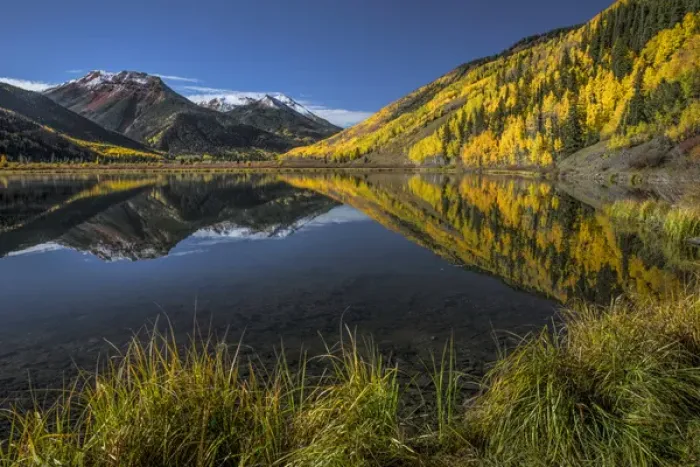 Framed Print : Red Mountain and autumn aspen trees reflected on Crystal Lake at sunrise, near Ouray Framed Print : Red Mountain and autumn aspen trees reflected on Crystal Lake at sunrise, near Ouray