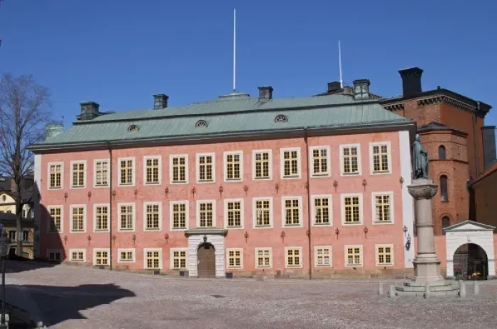 Framed Print : The red pink Stenbockska Palatset on Riddarholmen, seat of the Regeringsratten court Framed Print : The red pink Stenbockska Palatset on Riddarholmen, seat of the Regeringsratten court