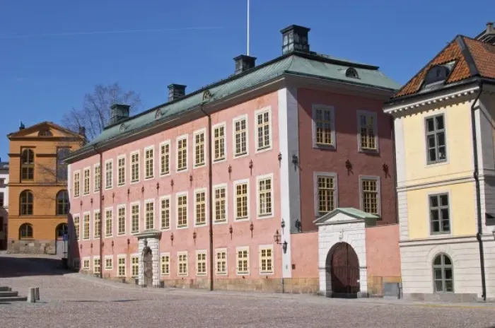 Framed Print : The red pink Stenbockska Palatset on Riddarholmen, seat of the Regeringsratten court
