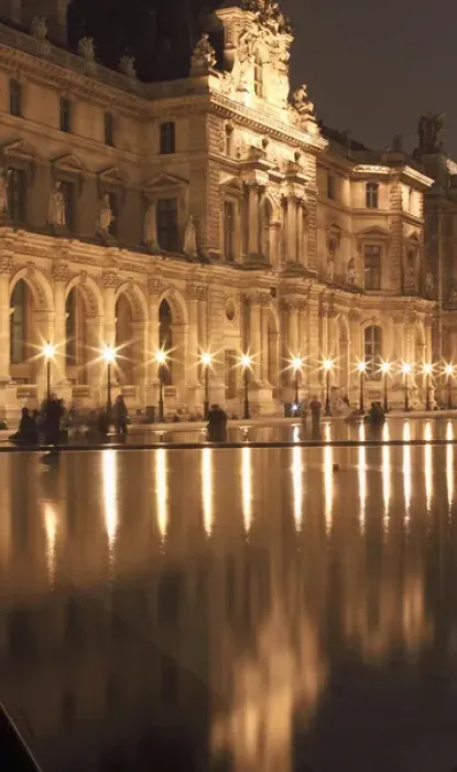 Framed Print : Reflecting pool at the Louvre, Paris, France Framed Print : Reflecting pool at the Louvre, Paris, France