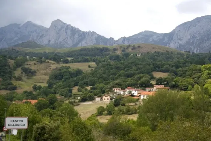 Framed Print : Residential homes in the Picos de Europa near Potes, Liebana, Cantabria, northwestern Spain