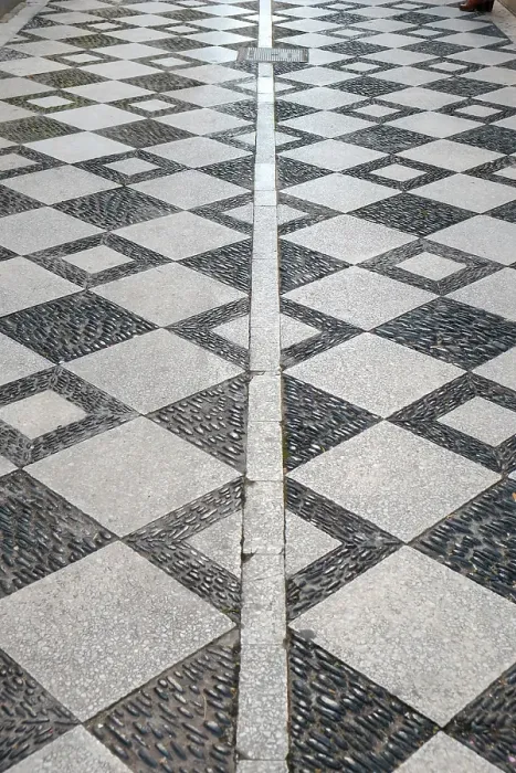 Framed Print : Rhonda, Spain. Patterned sidewalk