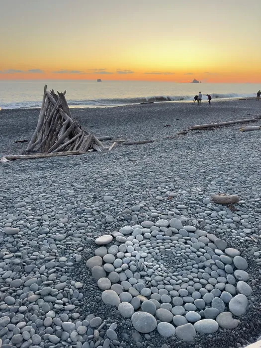 Framed Print : Rialto Beach, Olympic Peninsula, Washington State. Pebbles arranged in a circle on the beach. Sunset Framed Print : Rialto Beach, Olympic Peninsula, Washington State. Pebbles arranged in a circle on the beach. Sunset