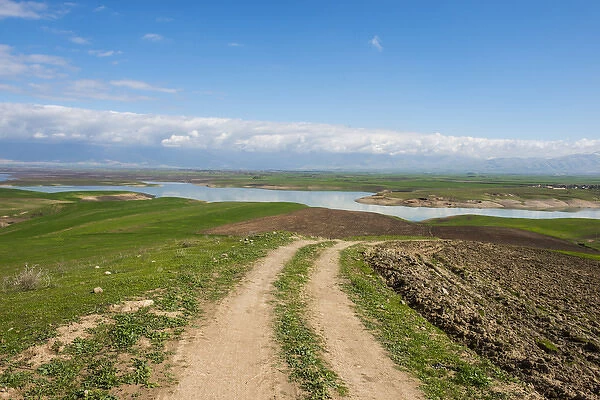 Road leading to the Darbandikhan artifical lake on the border of Iran, Iraq Kurdistan