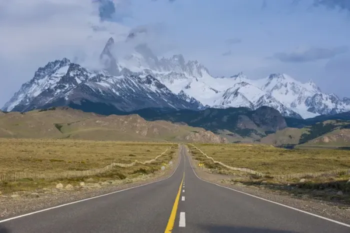 Framed Print : Road leading to Mount Fitzroy near El Chalten, Patagonia, Argentina, South America Framed Print : Road leading to Mount Fitzroy near El Chalten, Patagonia, Argentina, South America