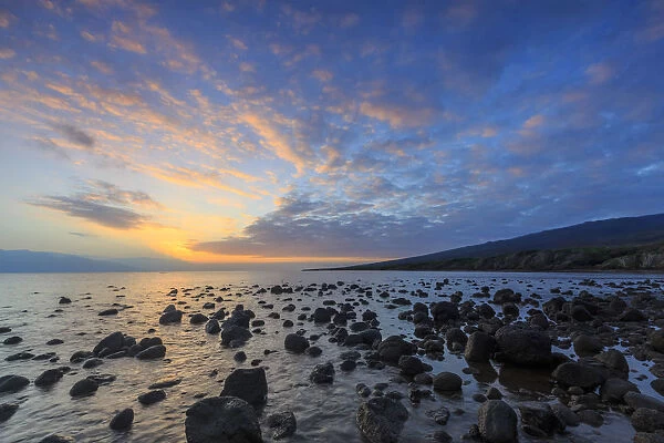 Rocky Shore near Kaleahi at sunrise, North Shore, Lanai Island, Hawaii
