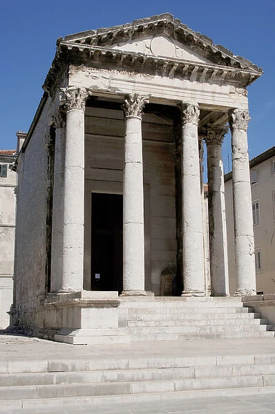 ROMAN ART. CROATIA. Temple of Augustus, dedicated to the goddess Roma and the emperor Augustus