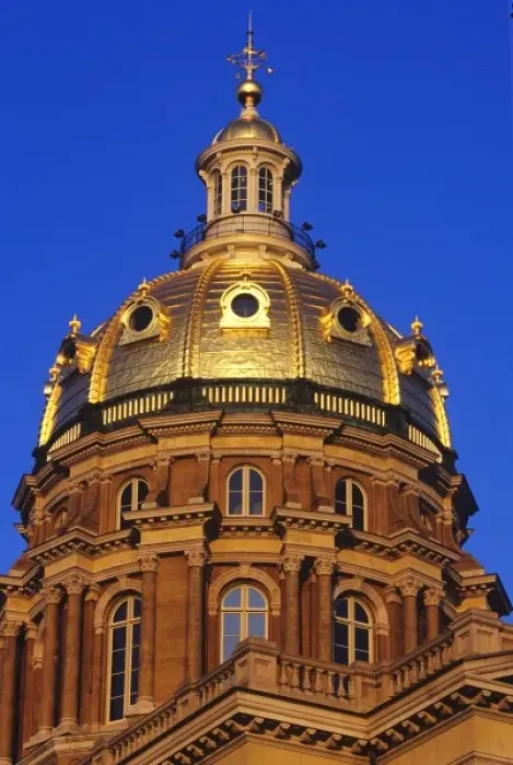 Framed Print : Rotunda of the state capitol buildng in Des Moines, Iowa Framed Print : Rotunda of the state capitol buildng in Des Moines, Iowa