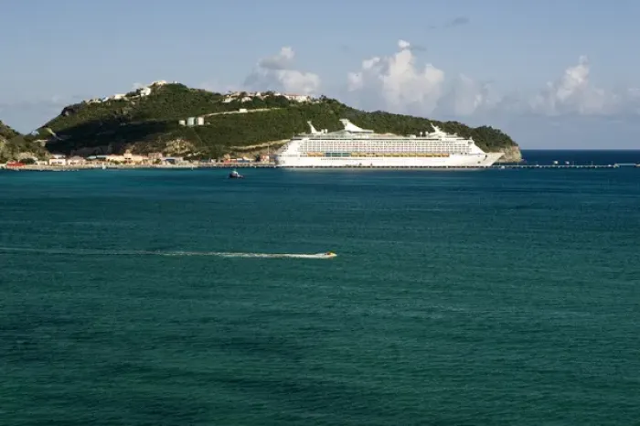 Framed Print : Royal Caribbean cruise ship in port at Great Bay, Philipsburg, St. Maarten (Dutch side of island) Framed Print : Royal Caribbean cruise ship in port at Great Bay, Philipsburg, St. Maarten (Dutch side of island)