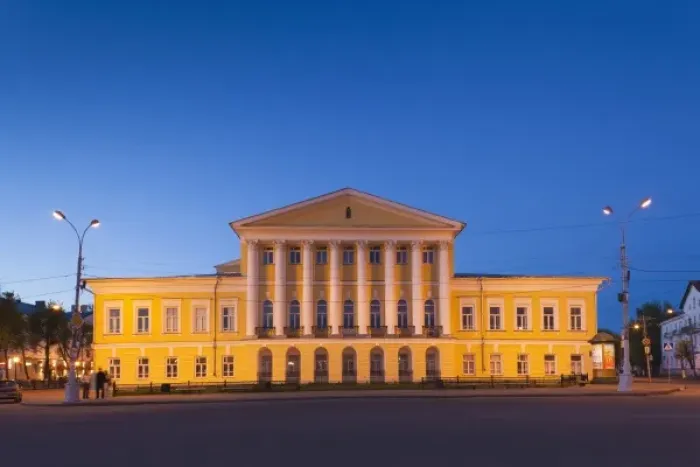 Framed Print : Russia, Kostroma Oblast, Golden Ring, Kostroma, Susaninskaya Square, courthouse, evening