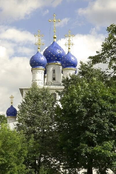 Russia. Moscow. Kolomenskoe Museum_Reserve. Our Lady of Kazan church. Blue onion domes