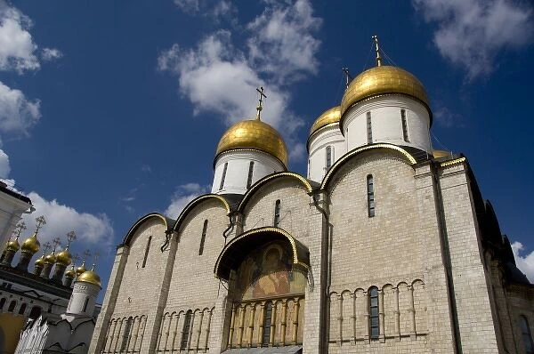 Russia, Moscow, The Kremlin. Cathedral of the Assumption (aka Uspensky sobor) founded in 1326